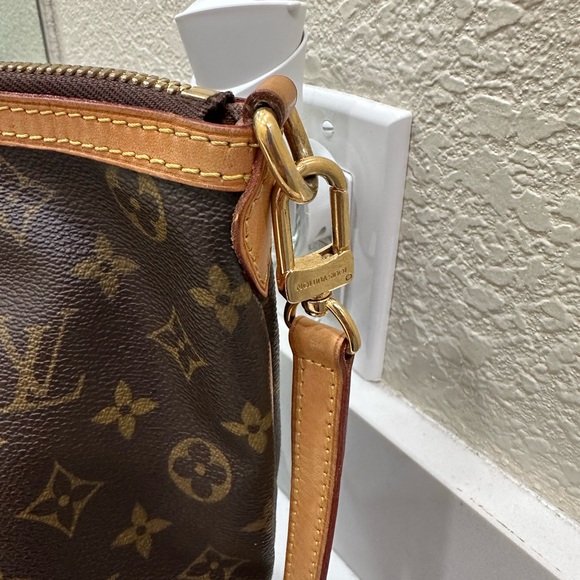 🔥Authentic Louis Vuitton PM Palermo🔥 - Picture 5 of 17